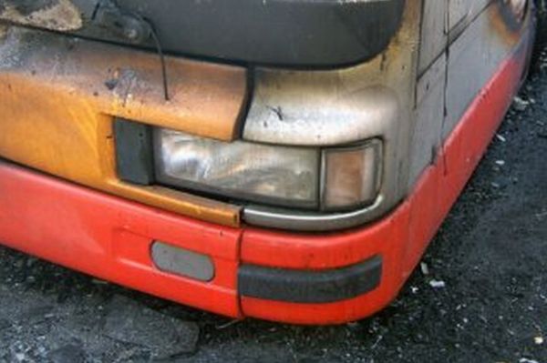 Střet autobusu si vyžádal dva mrtvé. (Ilustrační foto)