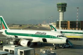 Alitalia požádala o ochranu před věřiteli.