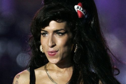 Britská soulová zpěvačka Amy Winehousová. Britská soulová zpěvačka Amy Winehousová.
