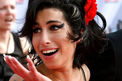 Britská zpěvačka Amy Winehouse. Britská zpěvačka Amy Winehouse.