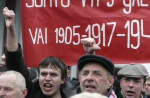 Demonstrace protiˇpochodu veter&aacute;nů Waffen SS.