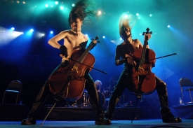 Fin&scaron;t&iacute; violoncellov&iacute; m&aacute;gov&eacute; Apocalyptica