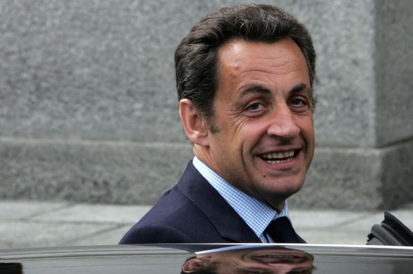 Usměvavý Sarkozy. Znovu uspěl.