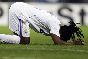 Gesto zmaru hráče madridského Realu Drentheho.