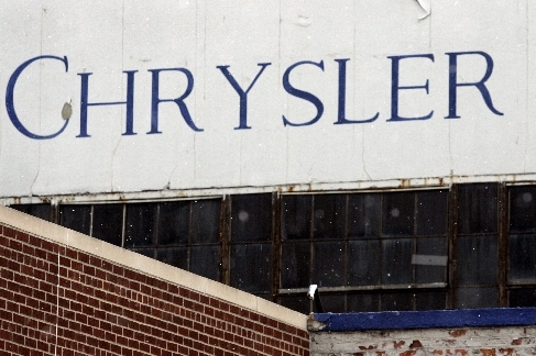 Chrysler nejméně na měsíc zastavuje výrobu. Chrysler nejméně na měsíc zastavuje výrobu.