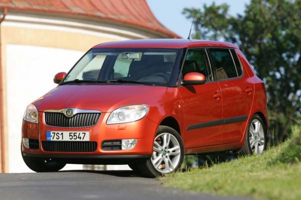 Nejoblíbenějším osobním autem je Škoda Fabia. 