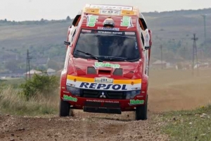 Automobilka Mitsubishi končí s dálkovými rallye.