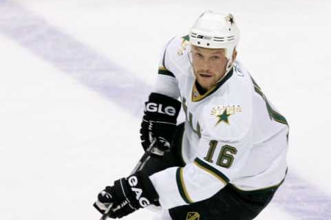 Prostořeký hokejista Sean Avery urážel bývalé partnerky. 