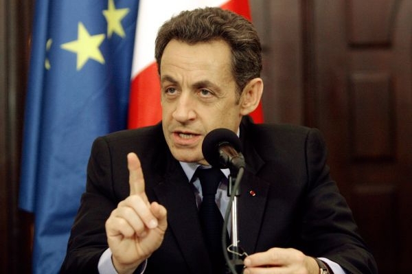 Unii vládnu JÁ, říká si Sarkozy. Unii vládnu JÁ, říká si Sarkozy.