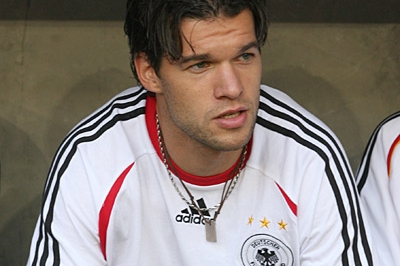 Michael Ballack bude příští zápasy Německa pouze sledovat 
