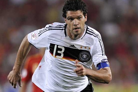 Michael Ballack, německý fotbalový záložník. Michael Ballack, německý fotbalový záložník.