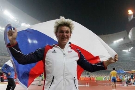Barbora Špotáková slaví olympijský triumf. Barbora Špotáková slaví olympijský triumf.