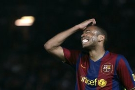 Zoufalé gesto Thierry Henryho. Zoufalé gesto Thierry Henryho.