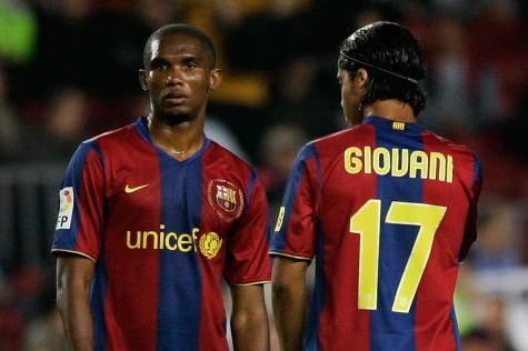 Samuel Eto'o a Giovani dos Santos v utkání s Mallorkou. Samuel Eto'o a Giovani dos Santos v utkání s Mallorkou.