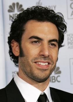 Sacha Baron Cohen v převleku za normálního člověka.