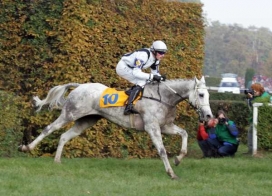 Žokej Josef Bartoš se v pátek představí v Cheltenhamu.