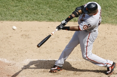 Baseball může být nebezpečná hra. V nižší zámořské soutěži zemřel trenér na následky úderu míčkem do hlavy.