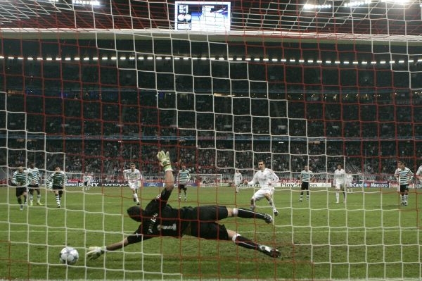 Gól, gól, gól. Fanoušci Bayernu si zakřičeli za dva týdny dvanáctkrát.