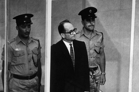 Eichmann před soudem v Izraeli.