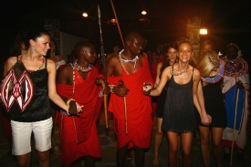 Be&aacute;ta Bockov&aacute; a Hana M&uuml;ckov&aacute; na africk&eacute; noci.