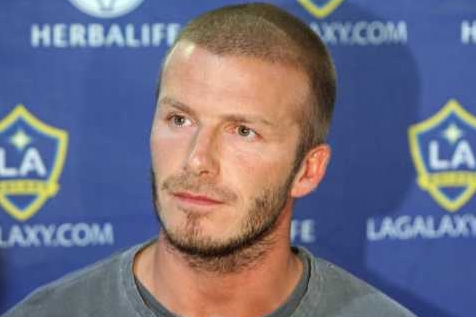 David Beckham bude od ledna hostovat v AC Milán. David Beckham bude od ledna hostovat v AC Milán.