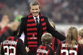 David Beckham v klubov&yacute;ch barv&aacute;ch AC Mil&aacute;n.