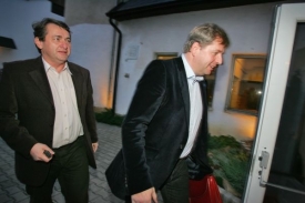 B&yacute;val&iacute; hejtmani se sejdou na dopravě. Petr Bendl a Jiř&iacute; &Scaron;ulc