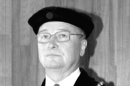 Děkan Pavel Beneš na svou funkci rezignoval minulý týden. Děkan Pavel Beneš na svou funkci rezignoval minulý týden.