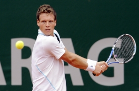 Tenista Tomáš Berdych v zápase proti Argentině. Tenista Tomáš Berdych v zápase proti Argentině.