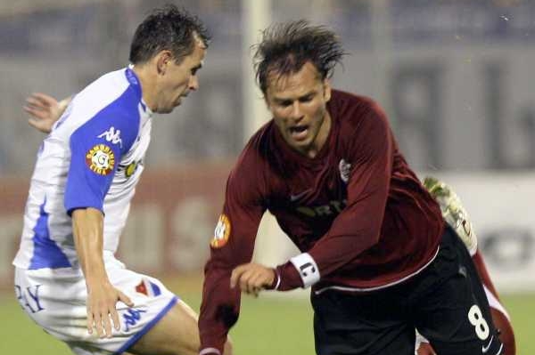 Ani Patrik Berger nepomohl. Ani Patrik Berger nepomohl.