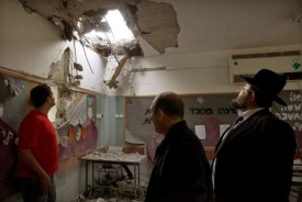 Škola v izraelské Beršebě zasažená palestinskou raketou.