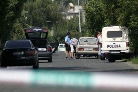 Poničené auto v němž se vražda odehrála.