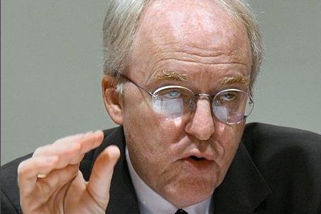 Velvyslanec USA John Beyerle.