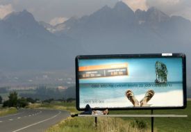 Billboard na cestě z Popradu do Vysokých Tater