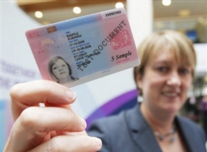 Biometrick&eacute; občanky, pasy a dal&scaron;&iacute; technologie před terorem neochr&aacute;n&iacute;.