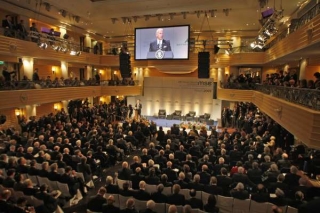 Viceprezident Biden hovoří na bezpečnostní konferenci v Mnichově.