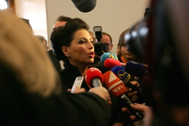 Jana Bobošíková kandidaturu vzdala.