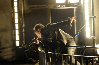 Bono na střeše BBC. Bono na střeše BBC.