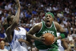 Basketbalisté Bostonu po osmi zápasech v NBa poprvé prohráli Basketbalisté Bostonu po osmi zápasech v NBa poprvé prohráli