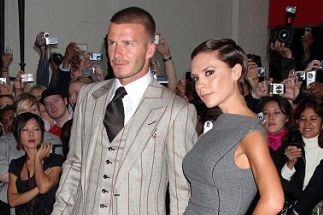 Victoria Beckhamová a David Beckham představili nový parfém.