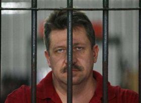 Viktor Bout ve vězení v Bangkoku.