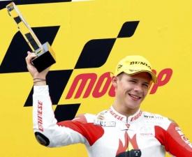 Vítěz stopětadvacítek Němec Stefan Bradl.