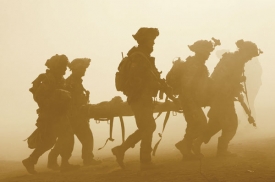 Brit&scaron;t&iacute; voj&aacute;ci na jihu Afgh&aacute;nist&aacute;nu odn&aacute;&scaron;ej&iacute; raněn&eacute;ho.