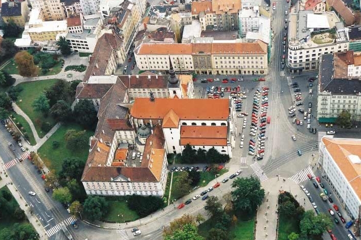 Moravské náměstí v Brně Moravské náměstí v Brně