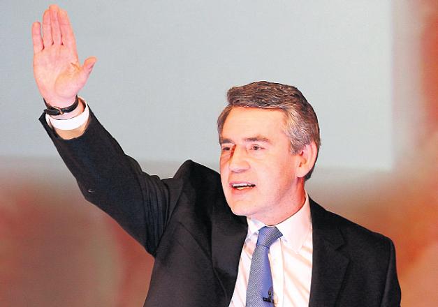 Gordon Brown teď moc důvodů k úsměvům nemá Gordon Brown teď moc důvodů k úsměvům nemá