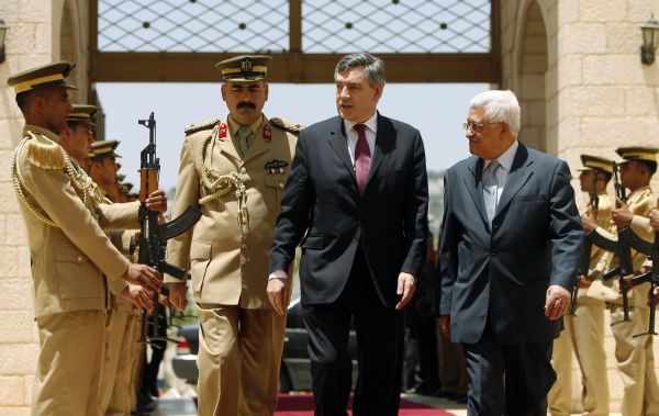 Brown v Betlémě u palestinského prezidenta Abbáse.
