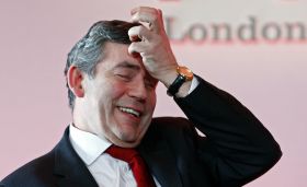 Zjistil britský premiér až nyní, jak je to v Číně s demokracii?