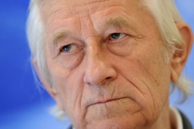 Karel Br&uuml;ckner, kouč fotbalov&eacute; reprezentace.