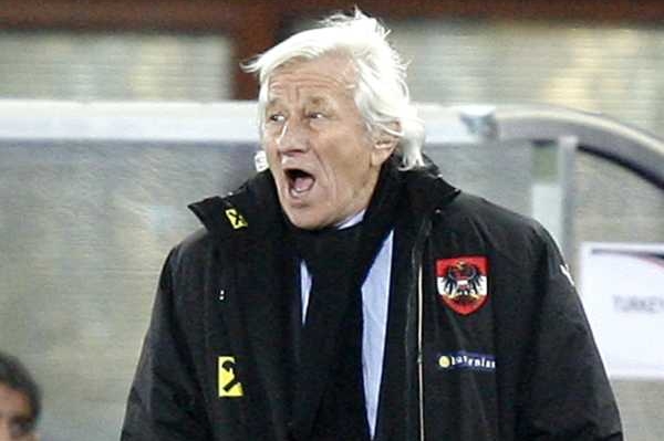 Karel Brückner, stále ještě kouč rakouské reprezentace.