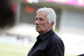Tren&eacute;r fotbalov&eacute; reprezentace Karel Br&uuml;ckner.